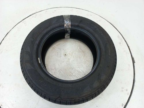 PNEU PIRE 215/65R16  RA