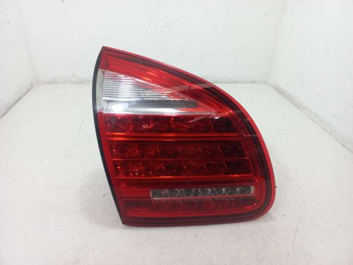 LANTERNA DA TAMPA ESQUERDA PORSCHE CAYENNE 4.8L 2011