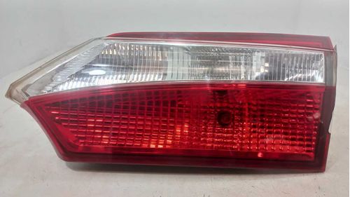 LANTERNA DA TAMPA DIREITA TOYOTA COROLLA 1.8 2016