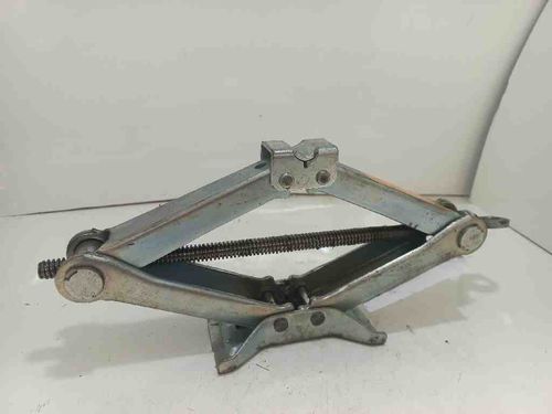 MACACO NISSAN LIVINA 1.6 2010