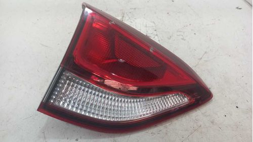 LANTERNA DA TAMPA ESQUERDA CHEVROLET SPIN 1.8 2019