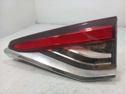 LANTERNA DA TAMPA DIREITA TOYOTA COROLLA 1.8 2023