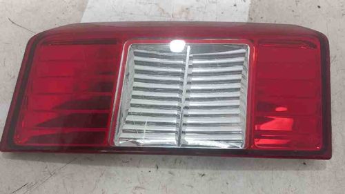 LANTERNA DA TAMPA ESQUERDA FIAT STRADA 1.8 2012